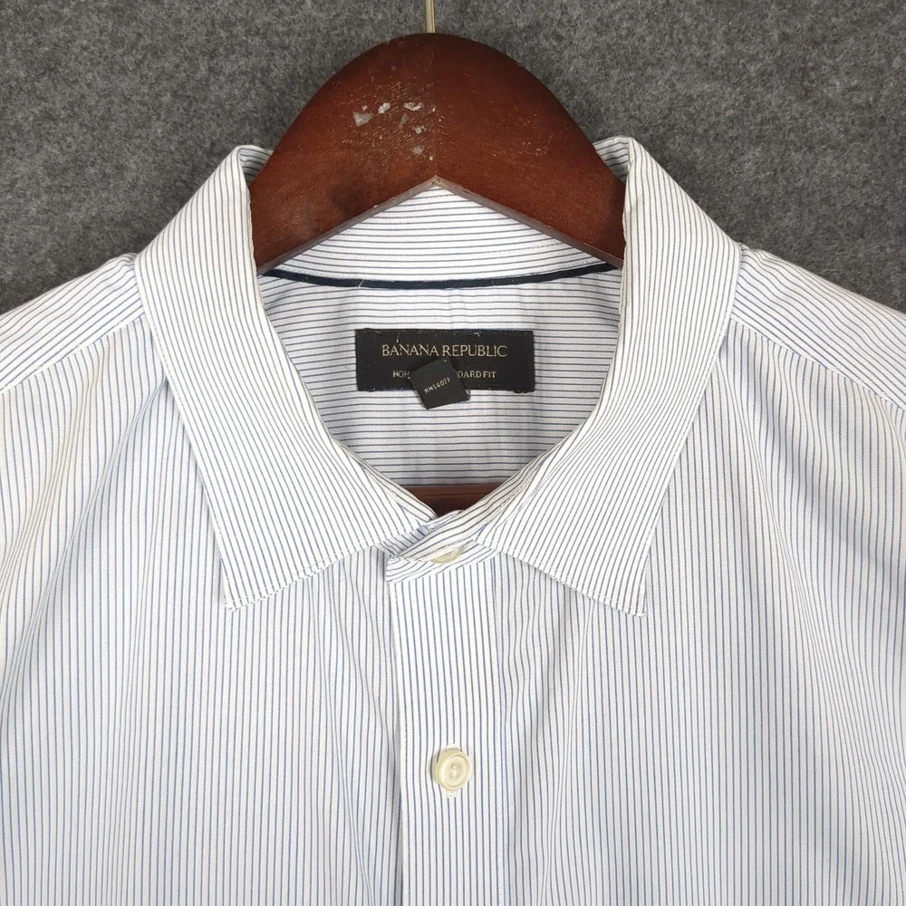 Banana Republic Mens XL Blue White Pinstripe Non-Iron Standard Fit Dress‎ Shirt